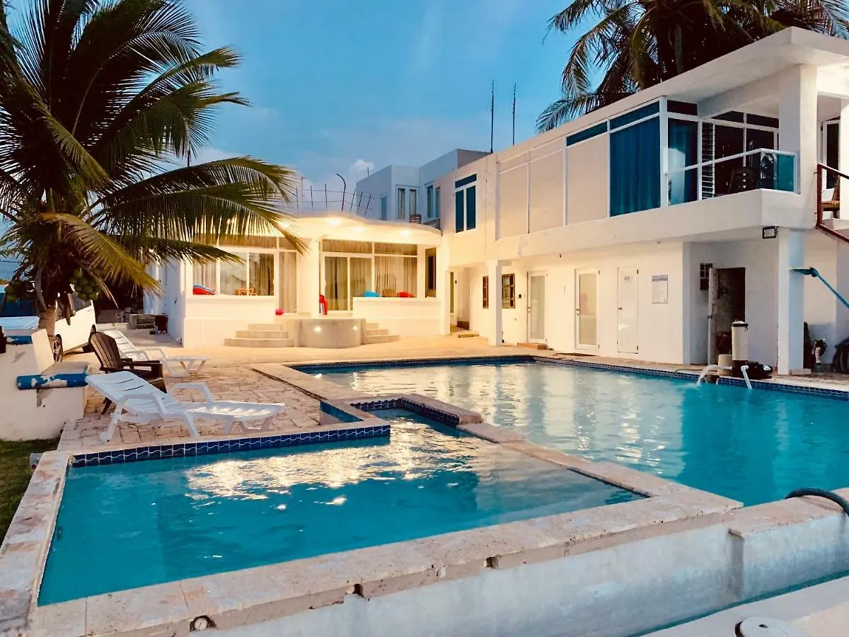Appartamento Ventana Al Atlantico At Arecibo 681 Ocean Drive Islote Alloggio in famiglia